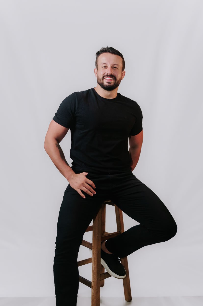 Prof. Lucas Gomes
